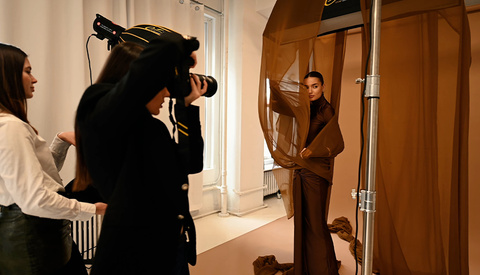 Flash vs. Continuous Lighting: Which is Right for You?