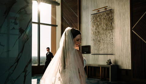 Hard Light Photography Tips for Wedding and Portrait Photographers