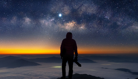 Historic Planetary Alignment: Photographer Captures All Eight Planets in Rare Panorama